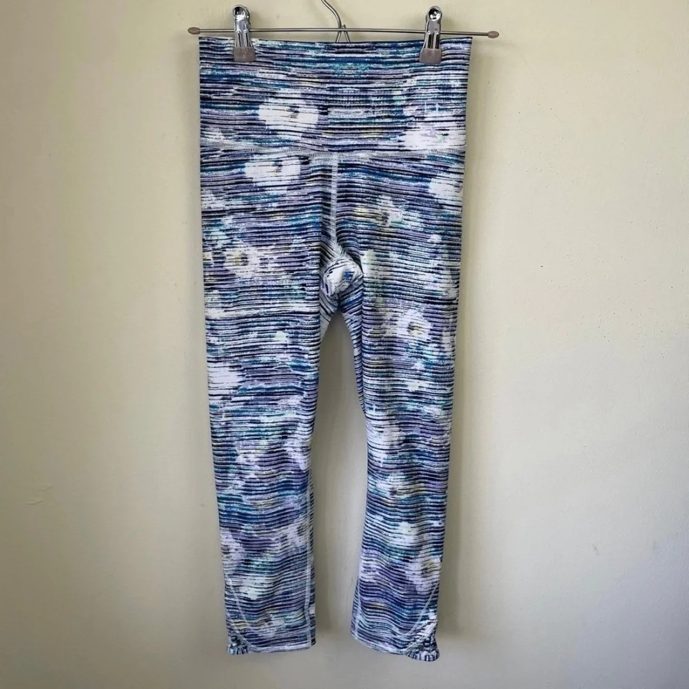 Lululemon True Self Crop II Blurry Belle Multi